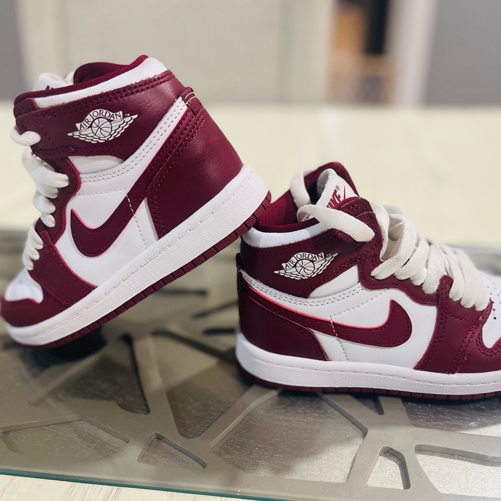 Nike Kids Sneakers - Maroon and White